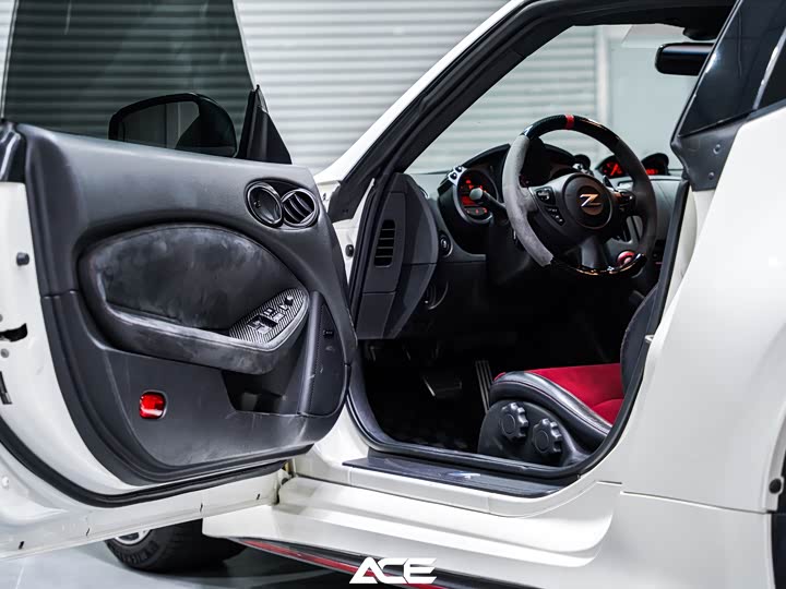 Nissan 370 2015 3.7 L NISMO — фото 12