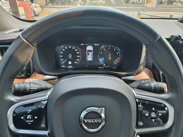 Volvo XC60 2020 T 5 4 WD — фото 11