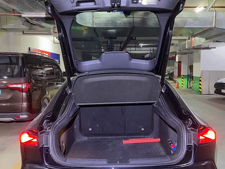 Changan UNI-V 2022 1.5 T Premium — фото 13