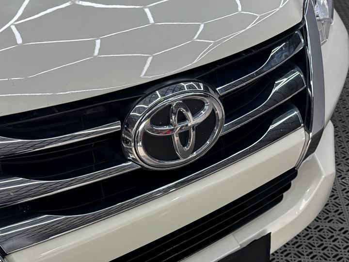 Toyota Fortuner 2017 2.7 L — фото 29
