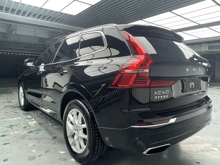 Volvo XC60 2019 T 5 4 WD VI — фото 7