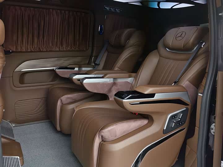 Mercedes-Benz V-Class 2018 V 260 VI — фото 7
