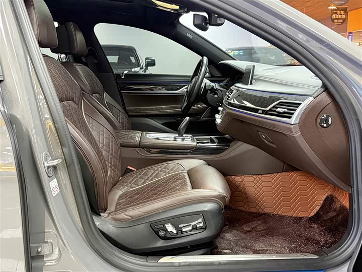 BMW 7-Series 2021 740 Li Leading M — фото 10
