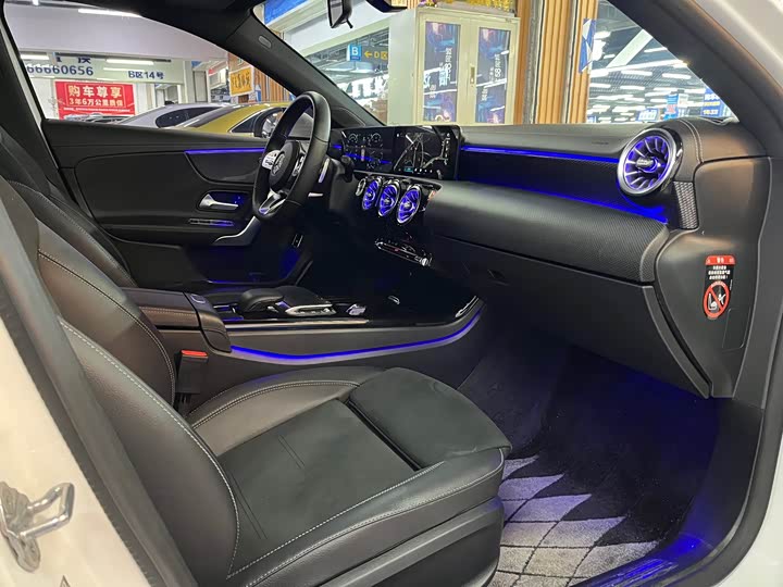 Mercedes-Benz A-Class 2022 A 200 L — фото 13