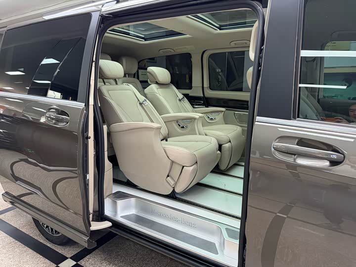 Mercedes-Benz V-Class 2017 V 260 — фото 37
