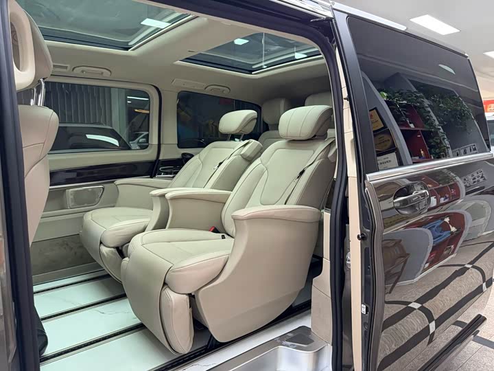 Mercedes-Benz V-Class 2017 V 260 — фото 21
