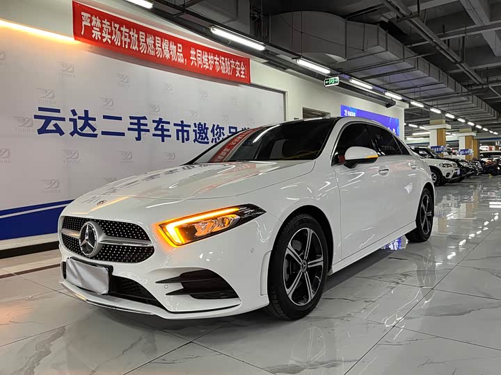 Mercedes-Benz A-Class 2022 A 200 L — фото 2