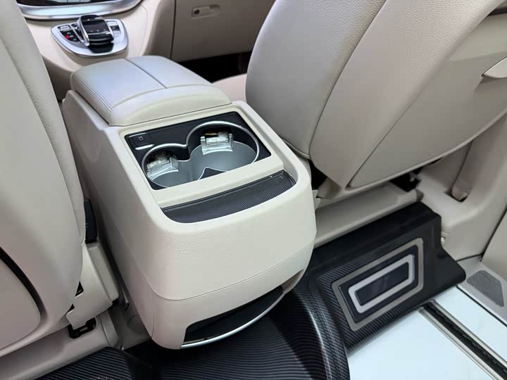 Mercedes-Benz V-Class 2017 V 260 — фото 34