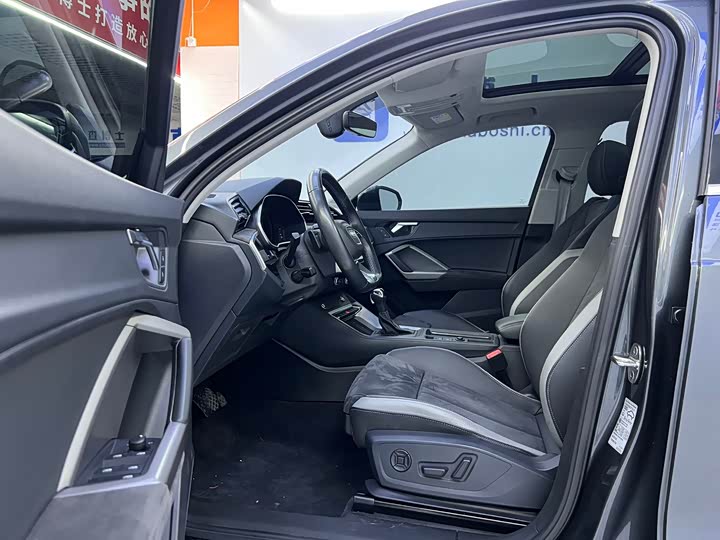 Audi Q3 2023 35 TFSI (1.4 T) — фото 10