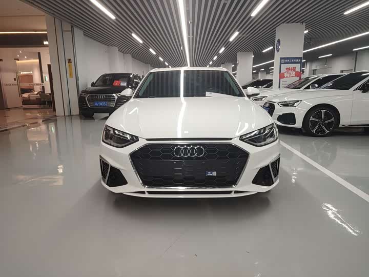Audi A4L 2020 40 TFSI — фото 2