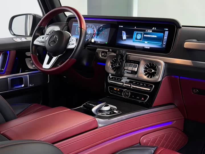 Mercedes-Benz G-Class 2024 G 500 — фото 13