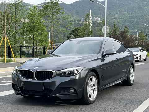 BMW 3-Series 2019 320i M — фото 28