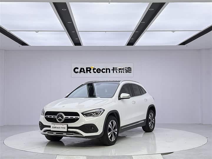 Mercedes-Benz GLA 2020 GLA 200 — фото 1