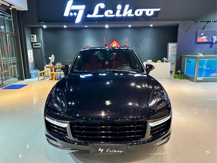 Porsche Cayenne 2016 Cayenne Turbo S 4.8 T — фото 2