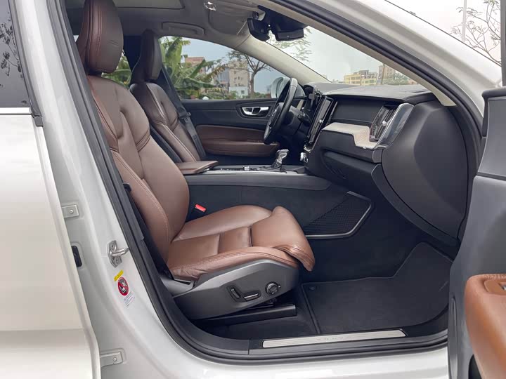 Volvo XC60 2020 T 5 4 WD — фото 10