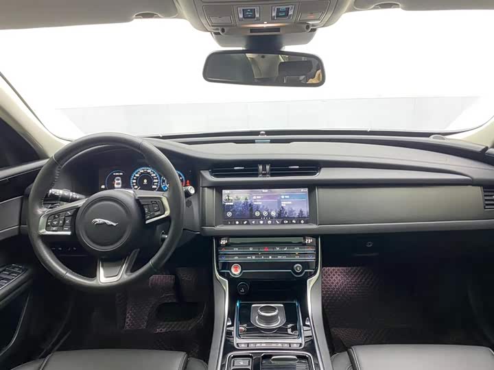 Jaguar XFL 2020 XFL 2.0 T P 200 2 WD — фото 13