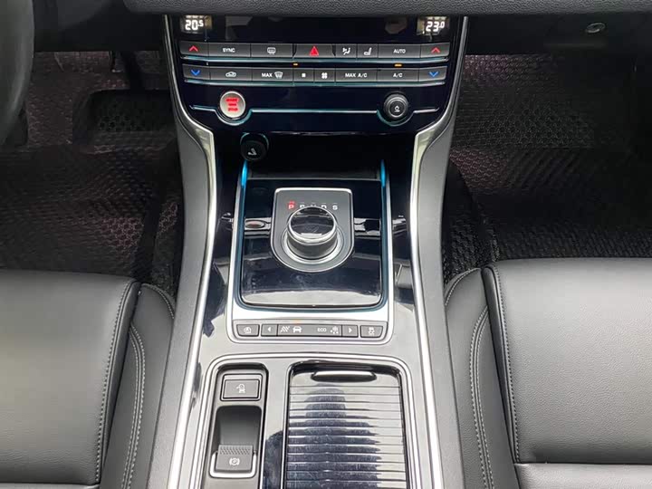 Jaguar XFL 2020 XFL 2.0 T P 200 2 WD — фото 20
