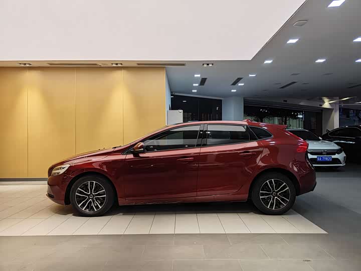 Volvo V40 2018 T 3 — фото 6