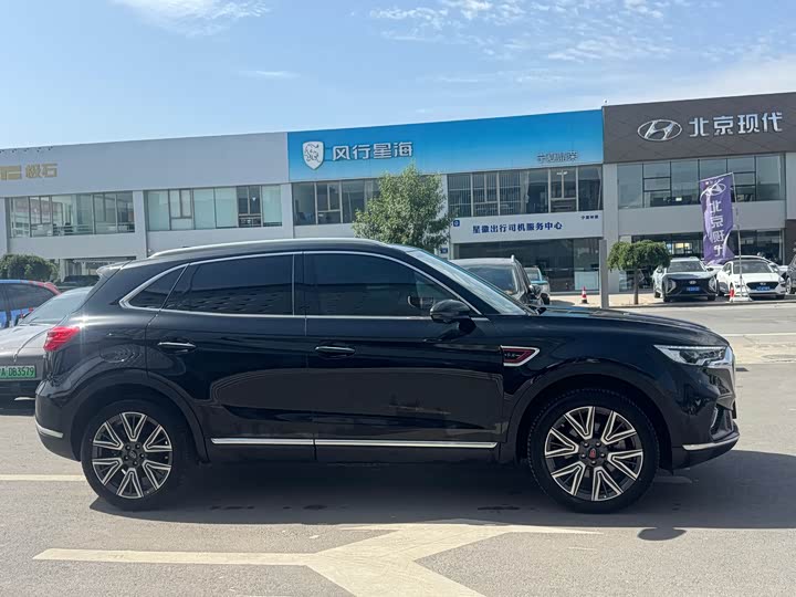 Hongqi HS5 2023 2.0 T 4 WD Pro — фото 4