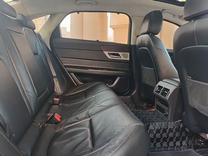 Jaguar XFL 2017 XFL 2.0 T 200 PS — фото 10