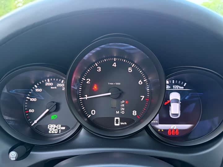 Porsche Macan 2023 Macan 2.0 T — фото 4