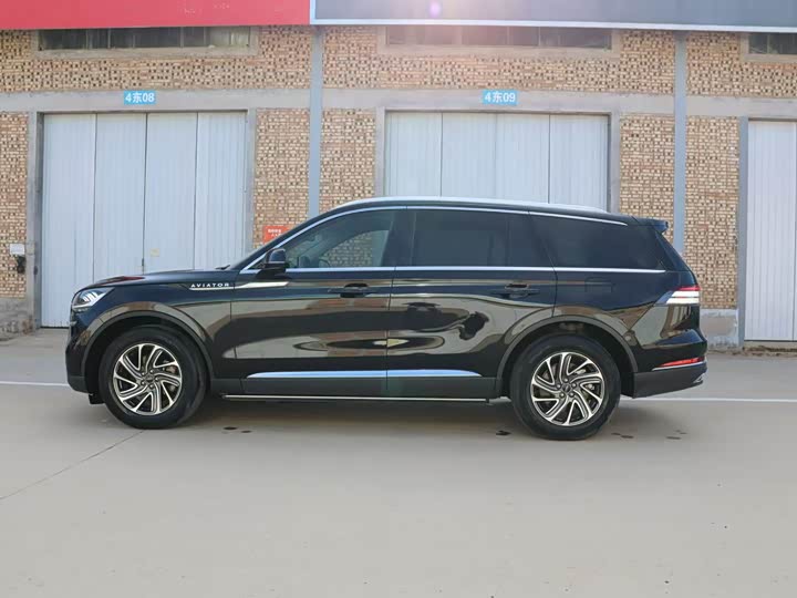 Lincoln Aviator — фото 14
