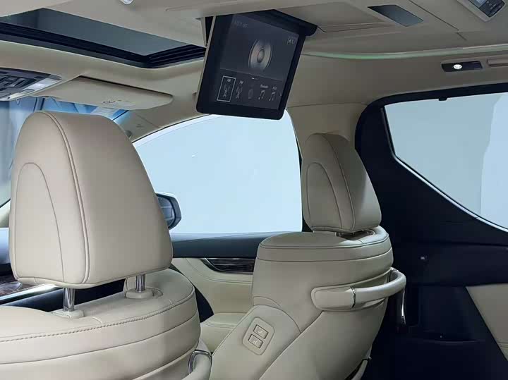 Toyota Vellfire — фото 9