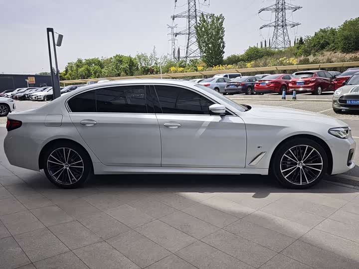 BMW 5-Series 2022 530 Li Leading M — фото 13