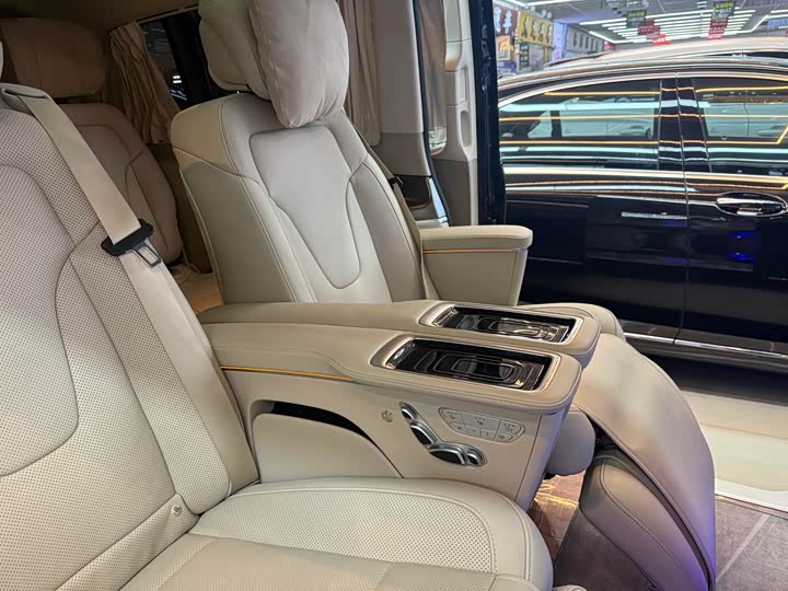 Mercedes-Benz V-Class 2022 V 260 L — фото 15