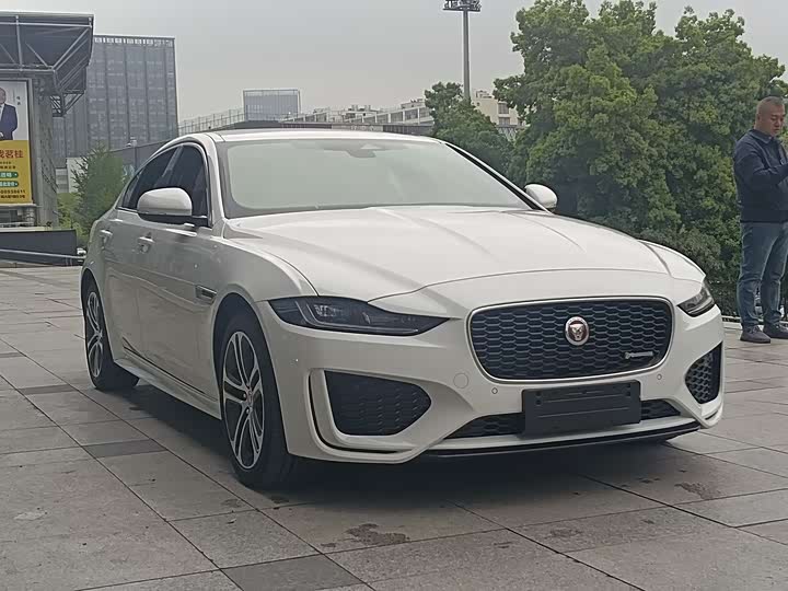 Jaguar XEL 2024 2.0 T 250 PS R-DYNAMIC S — фото 3