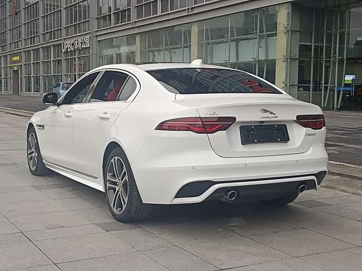 Jaguar XEL 2024 2.0 T 250 PS R-DYNAMIC S — фото 6