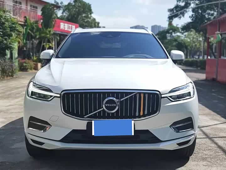 Volvo XC60 2020 T 5 4 WD — фото 2