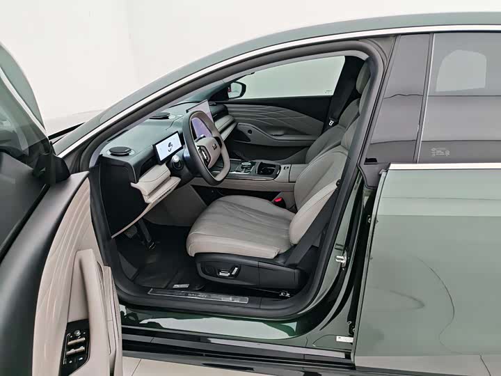 Geely Galaxy 8 2025 130km EM-i — фото 5