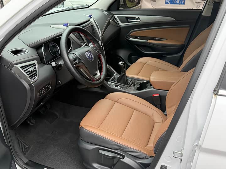 Changan CS75 2017 1.5 T MT — фото 2