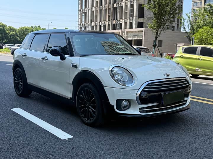 MINI Clubman — фото 1
