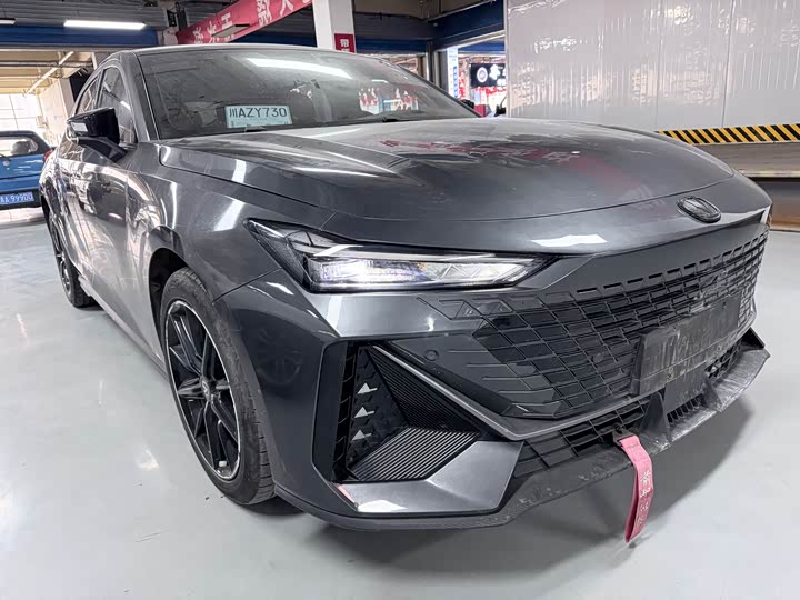 Changan UNI-V 2022 1.5 T — фото 3