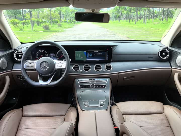Mercedes-Benz E-Class 2020 E 260 L Sport — фото 12