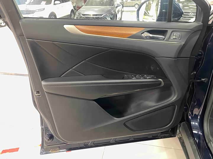 Lincoln MKC 2017 2.0 T 2 WD — фото 12