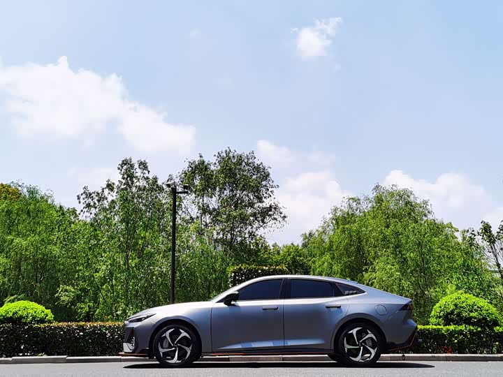 Changan UNI-V 2022 2.0 T — фото 3