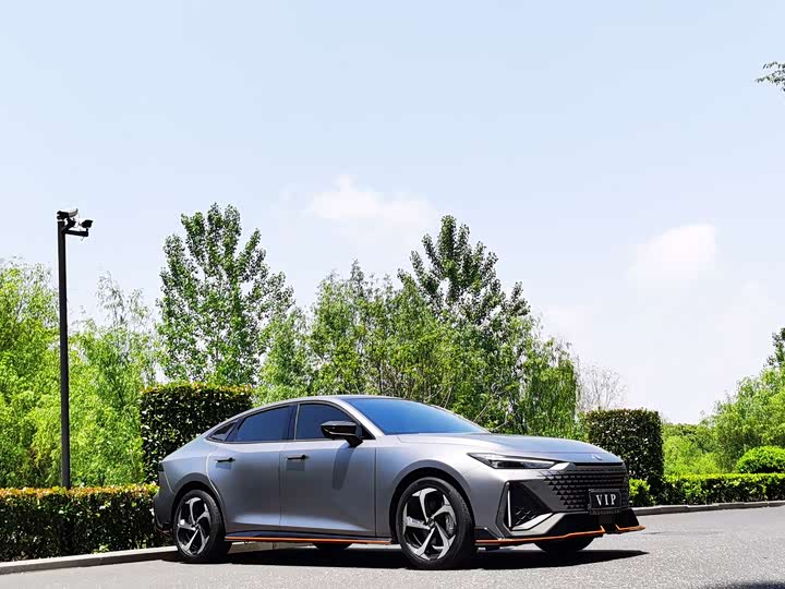 Changan UNI-V 2022 2.0 T — фото 2
