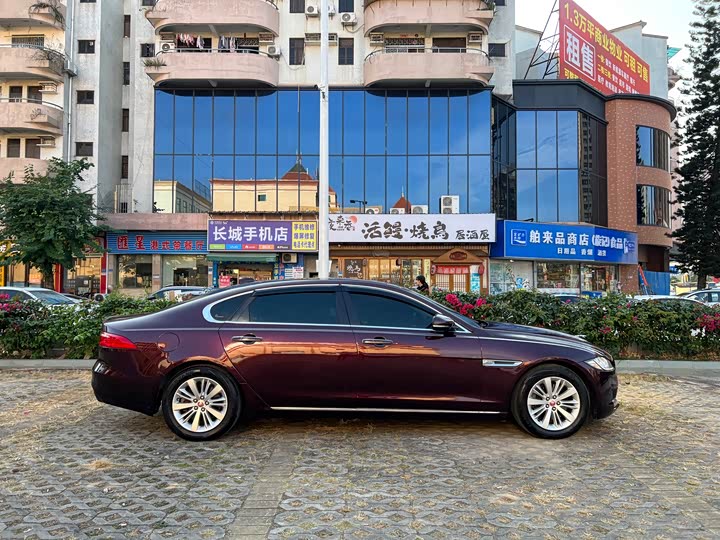 Jaguar XFL 2017 XFL 2.0 T 240 PS — фото 8
