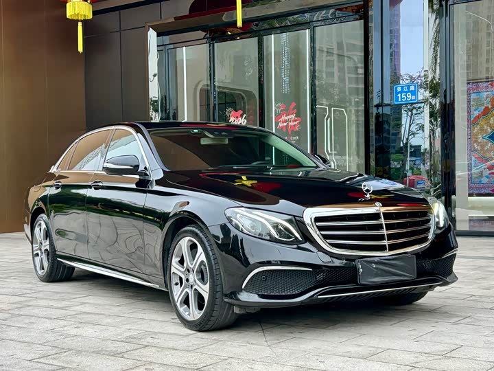Mercedes-Benz E-Class 2017 E 300 L Luxury — фото 3