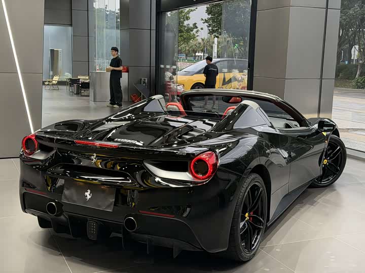 Ferrari 488 2015 488 Spider — фото 3