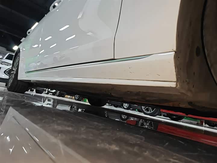 Jaguar XEL 2020 2.0 T 200 PS R-DYNAMIC — фото 21
