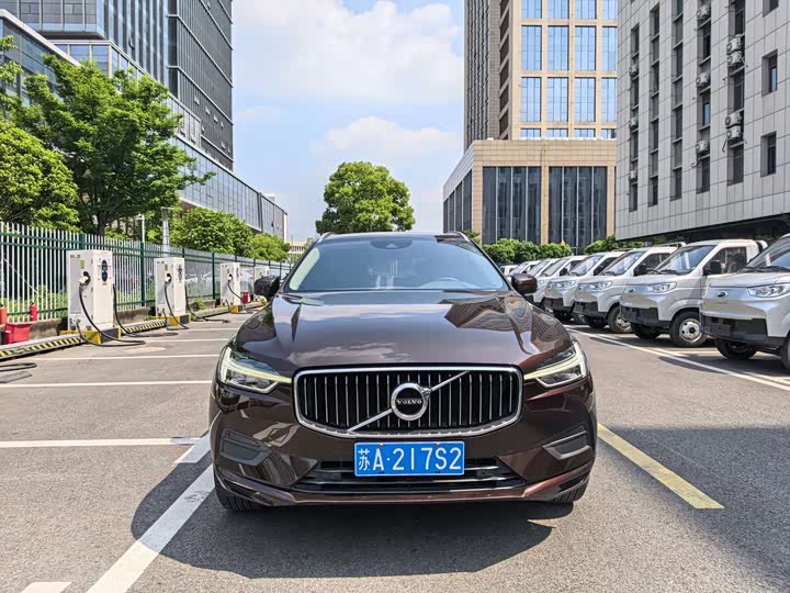 Volvo XC60 2018 T 5 4 WD — фото 8