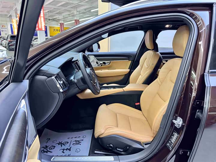 Volvo V90 2017 Cross Country T 5 AWD — фото 9
