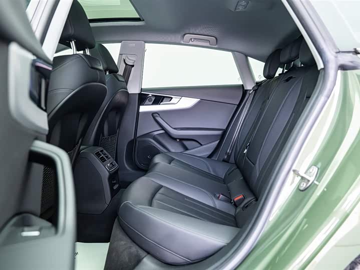 Audi A5 2023 Sportback 40 TFSI — фото 12