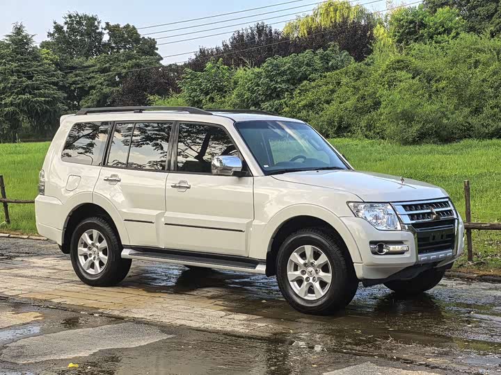 Mitsubishi Pajero — фото 5