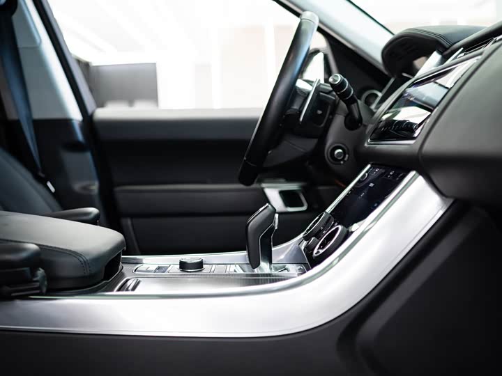 Land Rover Range Rover Sport — фото 16