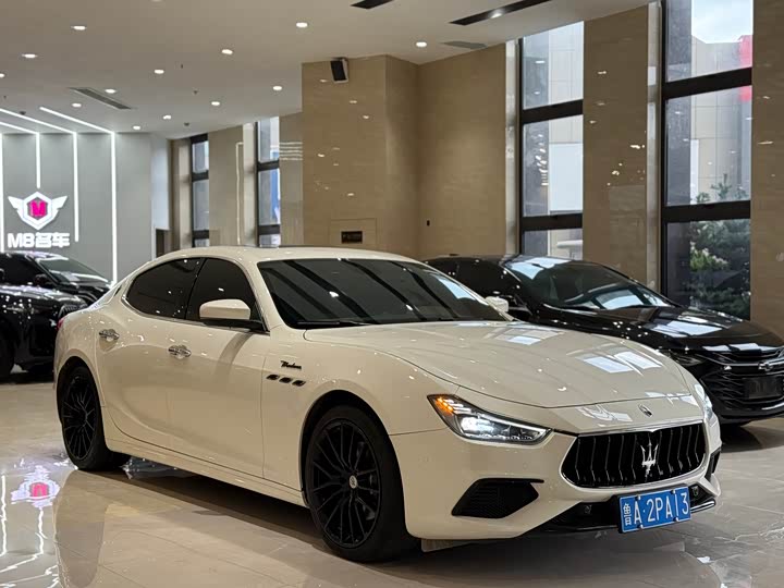 Maserati Ghibli 2023 3.0 T Modena — фото 3
